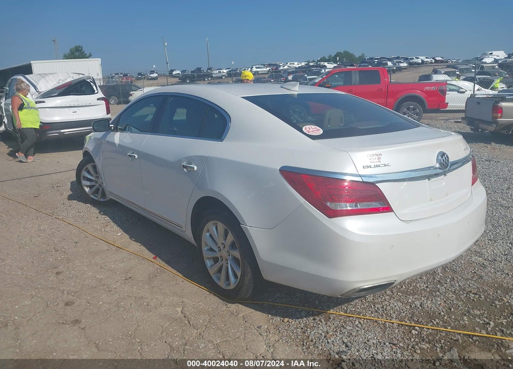 2015 LACROSSE BUICK  LEATHER VIN: 1G4GB5G38FF291161