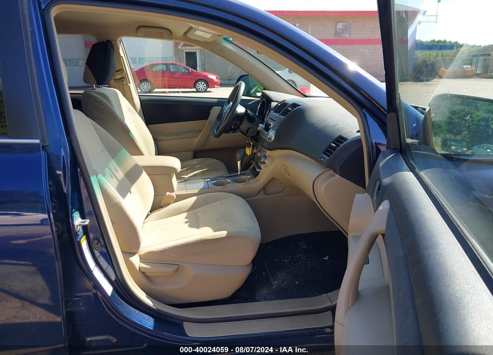 2011 TOYOTA HIGHLANDER VIN: 5TDBK3EH9BS047482