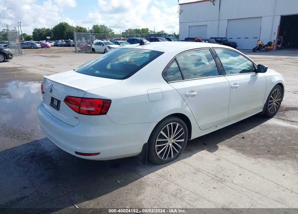 2015 VOLKSWAGEN JETTA 1.8T SPORT VIN: 3VWD17AJ8FM420204