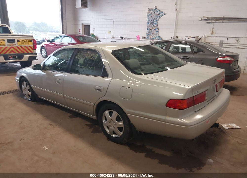 2001 TOYOTA CAMRY CE VIN: 4T1BG22K31U104597