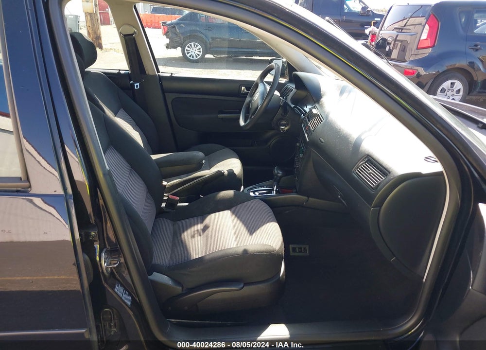 2006 VOLKSWAGEN GOLF GLS 2.0L VIN: 9BWGL61J764001976