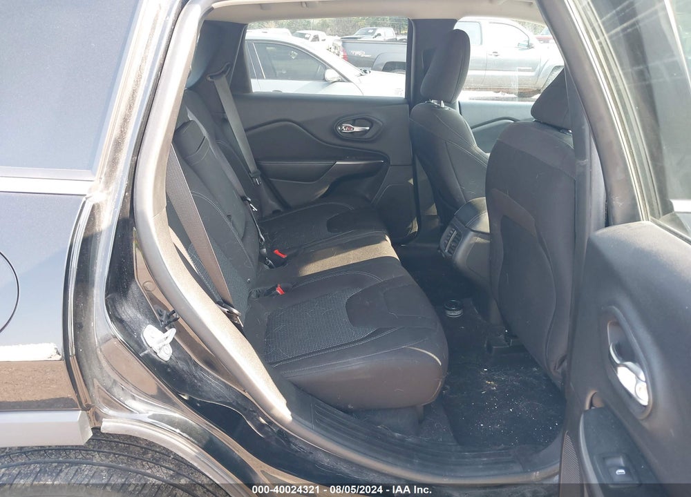 2019 JEEP CHEROKEE LATITUDE 4X4 VIN: 1C4PJMCB6KD310679