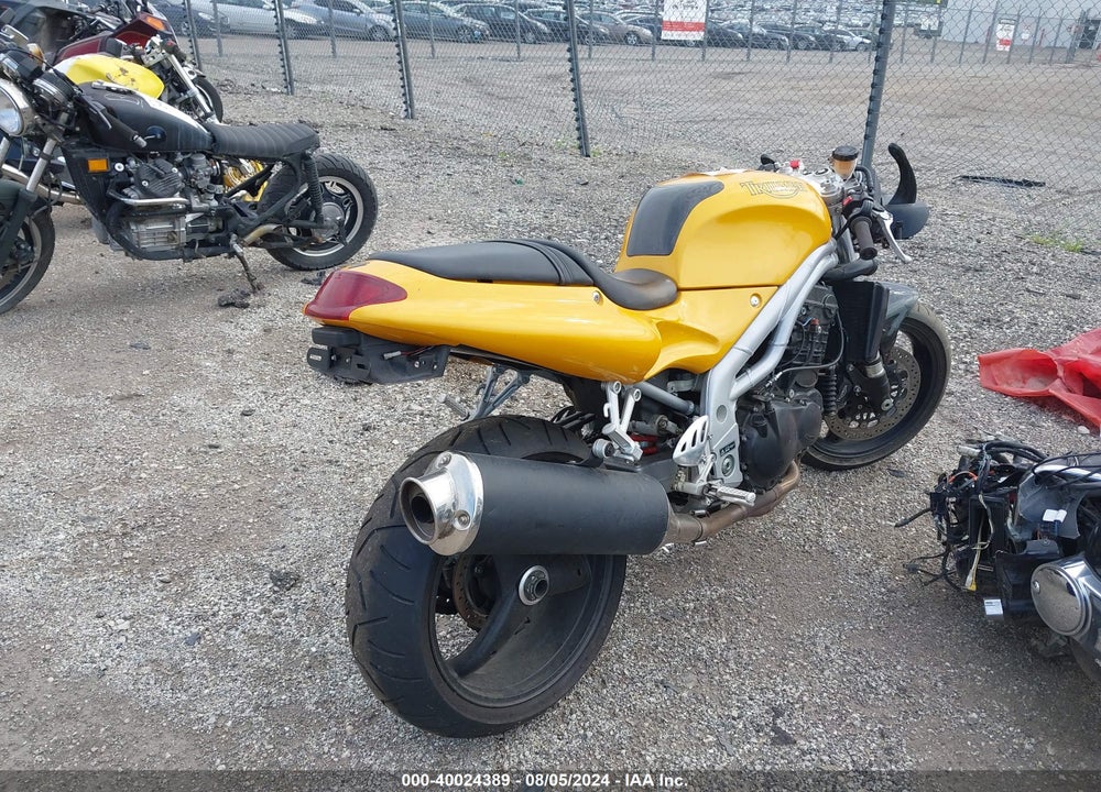 1999 TRIUMPH MOTORCYCLE DAYTONA 955I VIN: SMT502FK2XJ085729