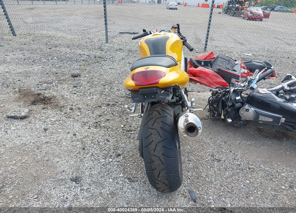 1999 TRIUMPH MOTORCYCLE DAYTONA 955I VIN: SMT502FK2XJ085729