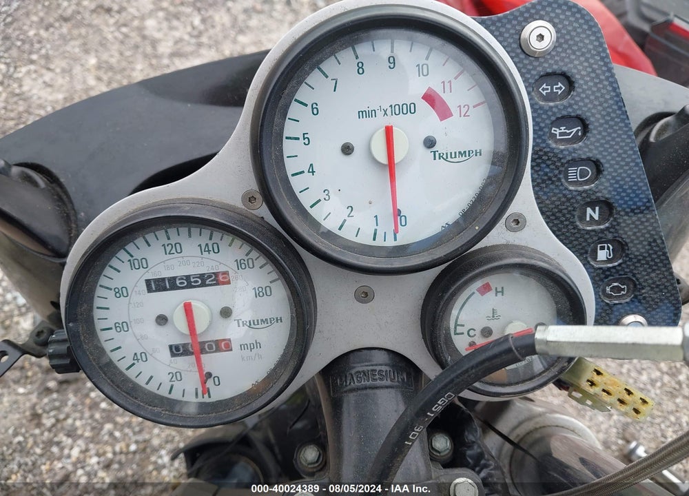 1999 TRIUMPH MOTORCYCLE DAYTONA 955I VIN: SMT502FK2XJ085729