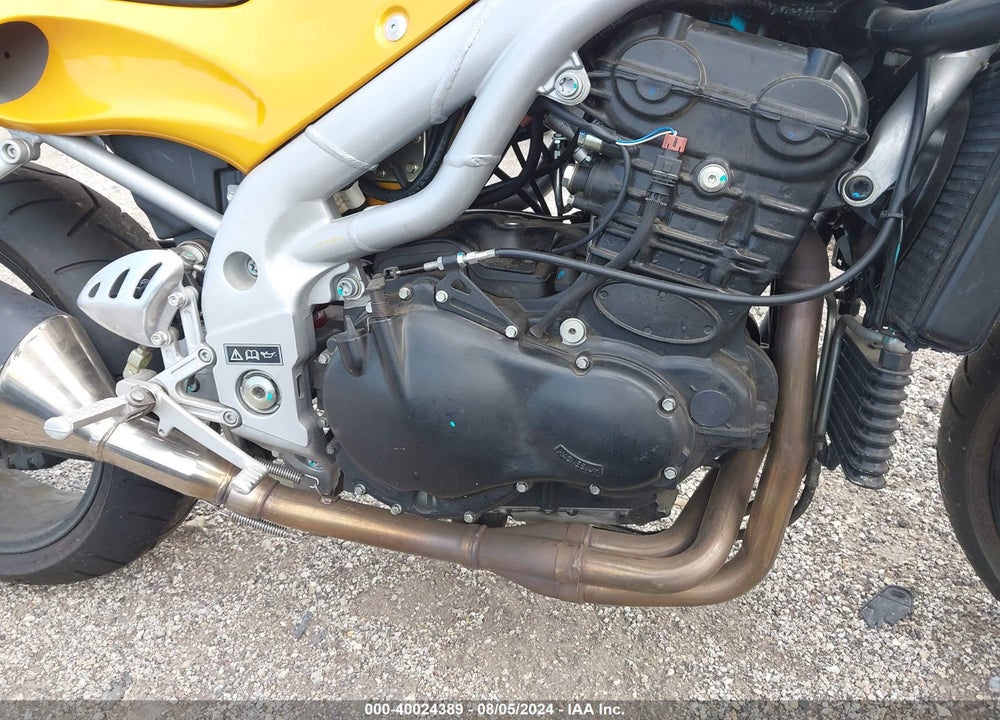 1999 TRIUMPH MOTORCYCLE DAYTONA 955I VIN: SMT502FK2XJ085729