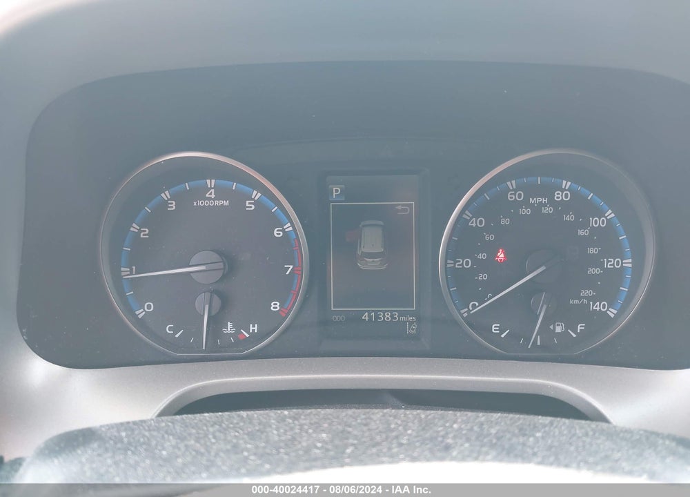 2018 TOYOTA RAV4 XLE VIN: 2T3RFREV0JW814452