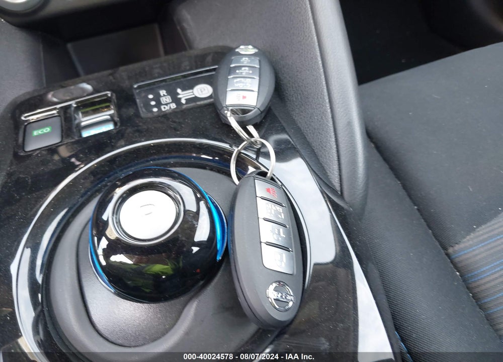 2022 NISSAN LEAF SV 40 KWH VIN: 1N4AZ1CV4NC553687