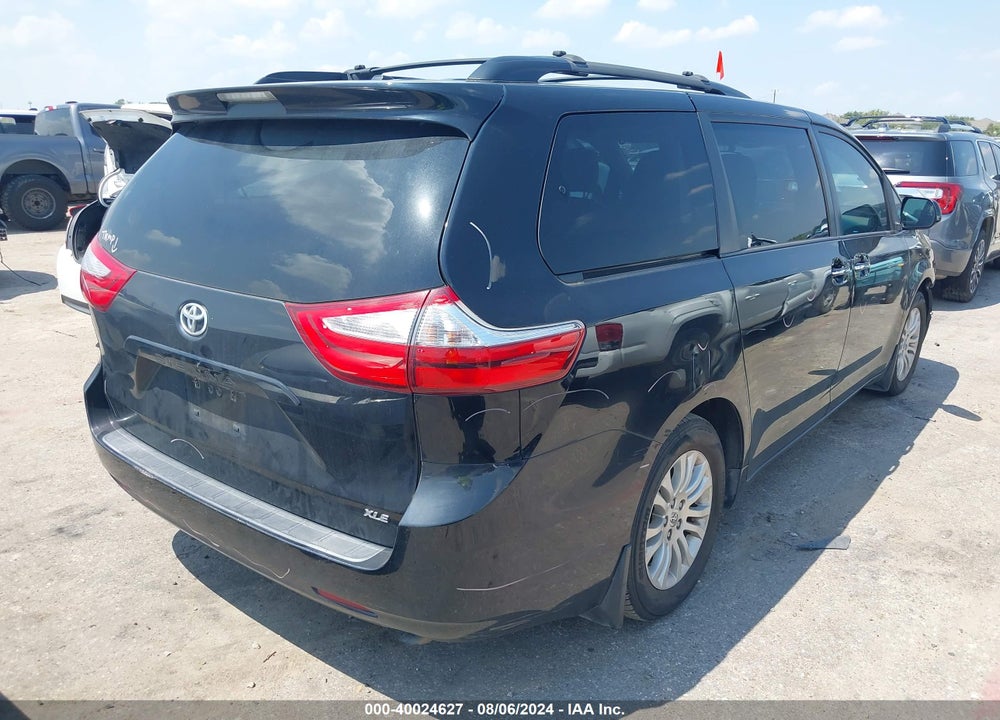 2015 TOYOTA SIENNA XLE 8 PASSENGER VIN: 5TDYK3DC9FS682594