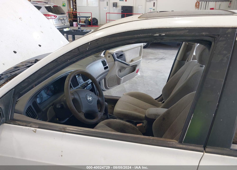 2005 HYUNDAI ELANTRA GLS/GT VIN: KMHDN46D35U029069