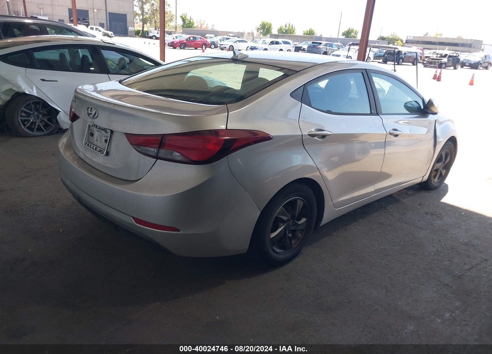 2015 HYUNDAI ELANTRA SE VIN: 5NPDH4AEXFH583037