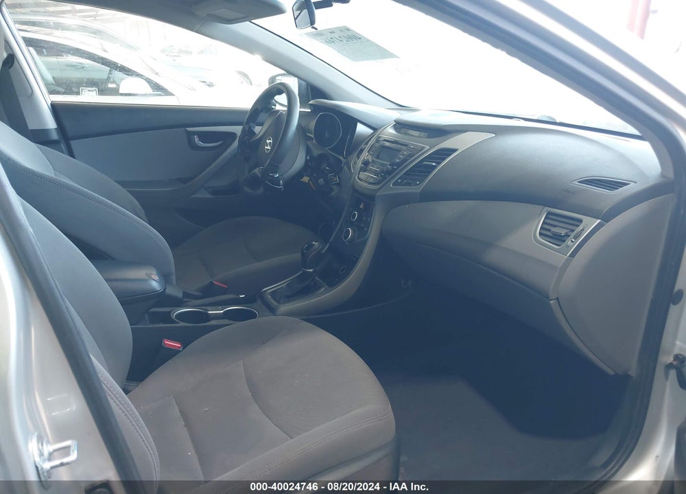 2015 HYUNDAI ELANTRA SE VIN: 5NPDH4AEXFH583037