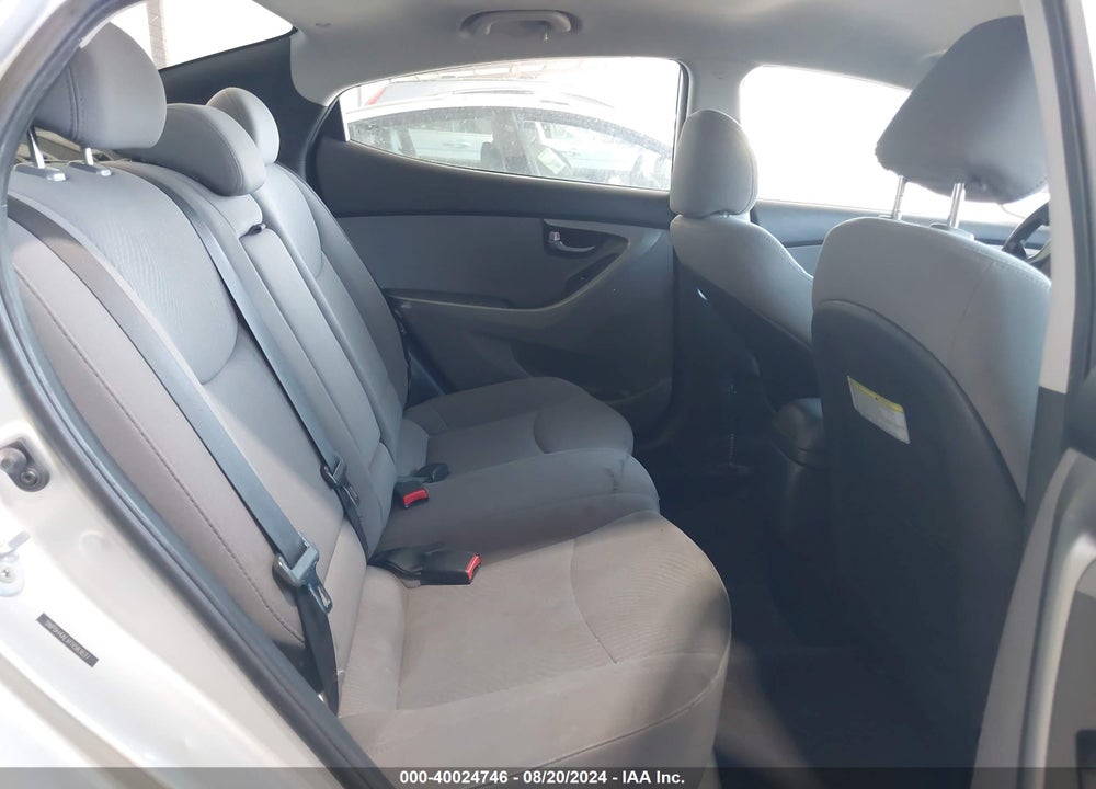 2015 HYUNDAI ELANTRA SE VIN: 5NPDH4AEXFH583037