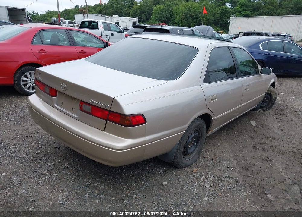 1998 TOYOTA CAMRY LE VIN: 4T1BG22K3WU850488