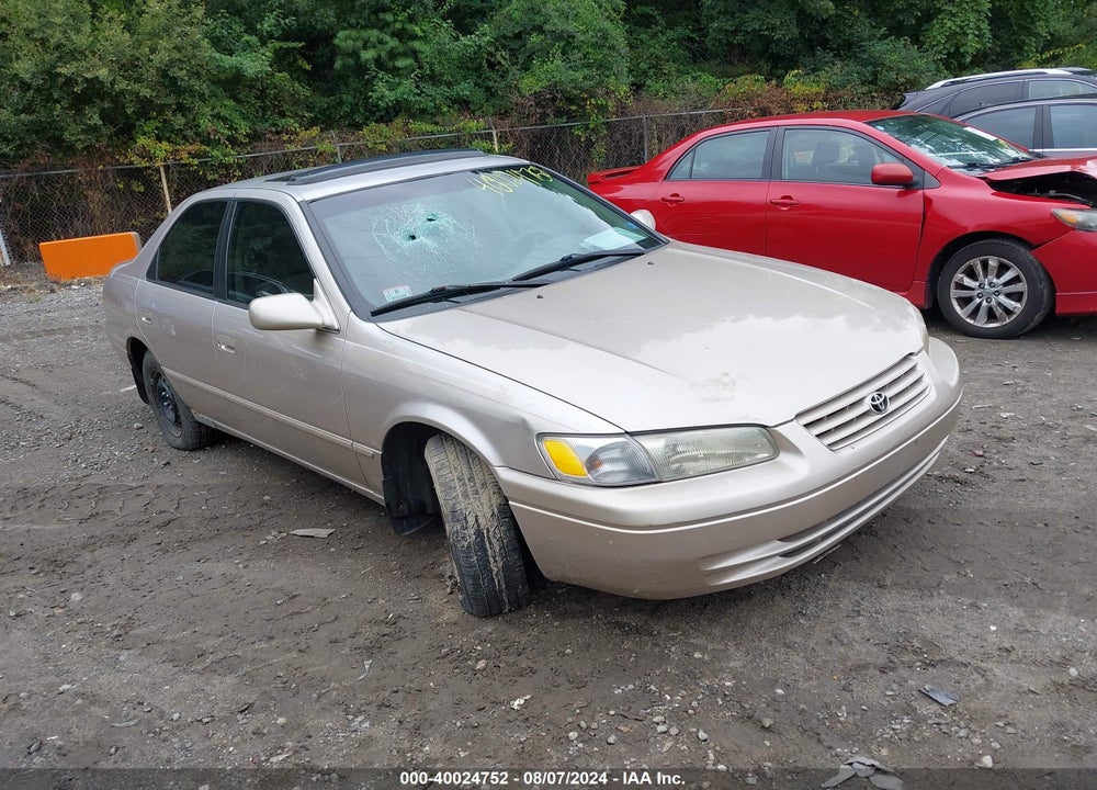 1998 TOYOTA CAMRY LE VIN: 4T1BG22K3WU850488