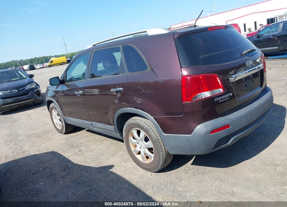 2011 KIA SORENTO LX VIN: 5XYKT4A11BG101687