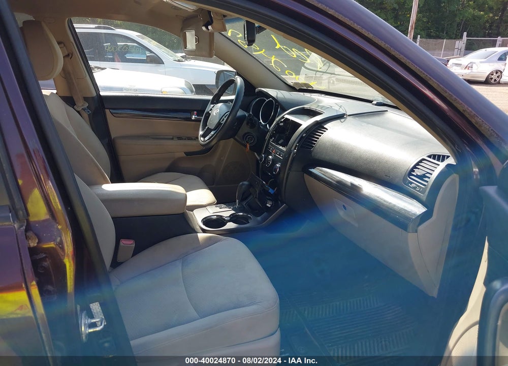 2011 KIA SORENTO LX VIN: 5XYKT4A11BG101687