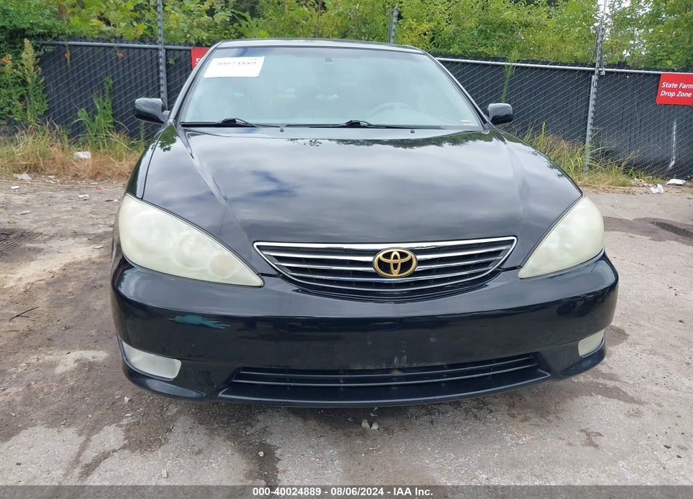 2005 TOYOTA CAMRY XLE V6 VIN: 4T1BF30K75U084422