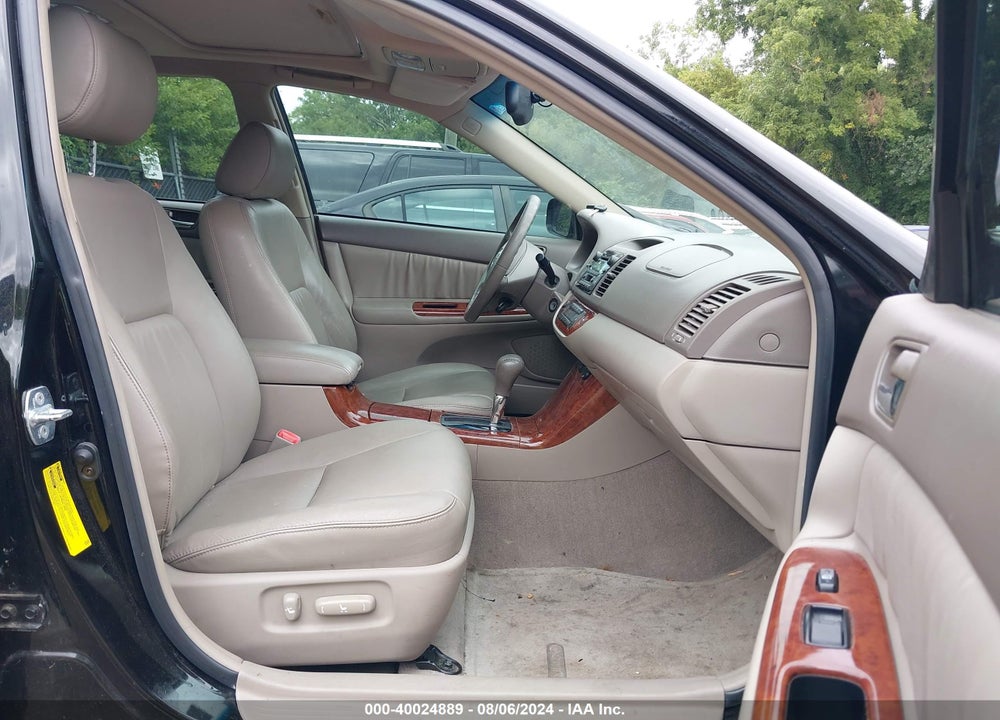 2005 TOYOTA CAMRY XLE V6 VIN: 4T1BF30K75U084422