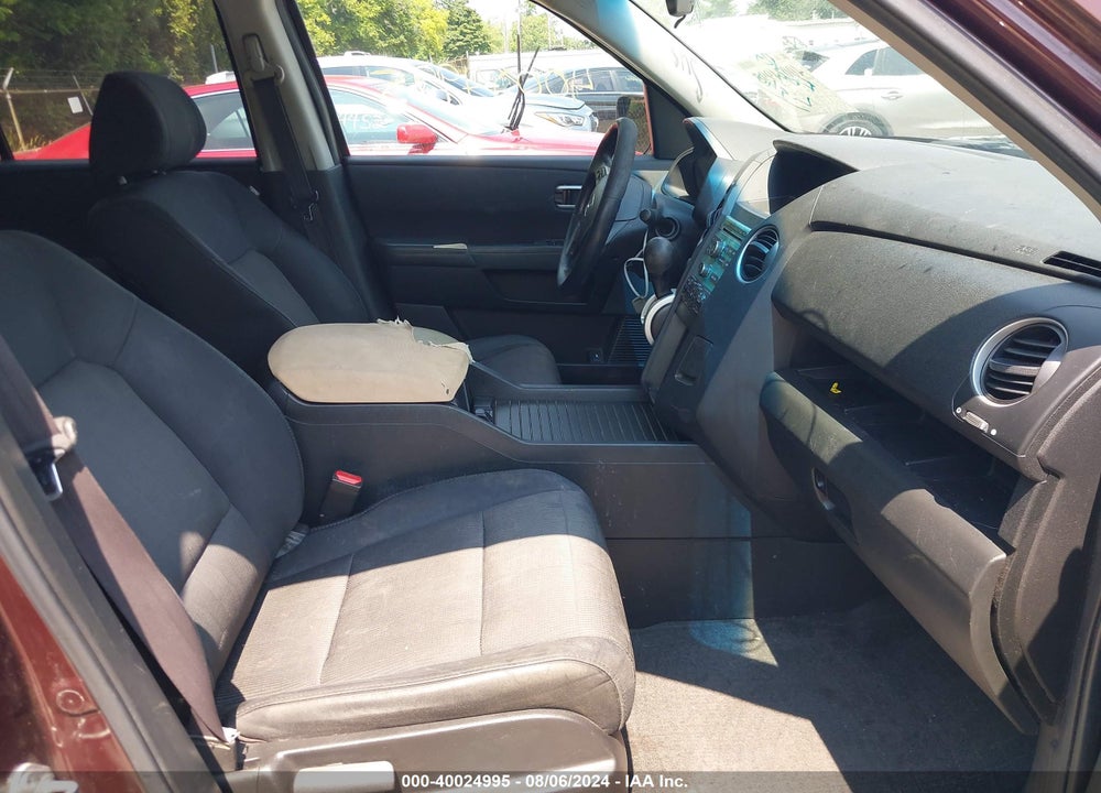 2011 HONDA PILOT EX VIN: 5FNYF4H44BB064420