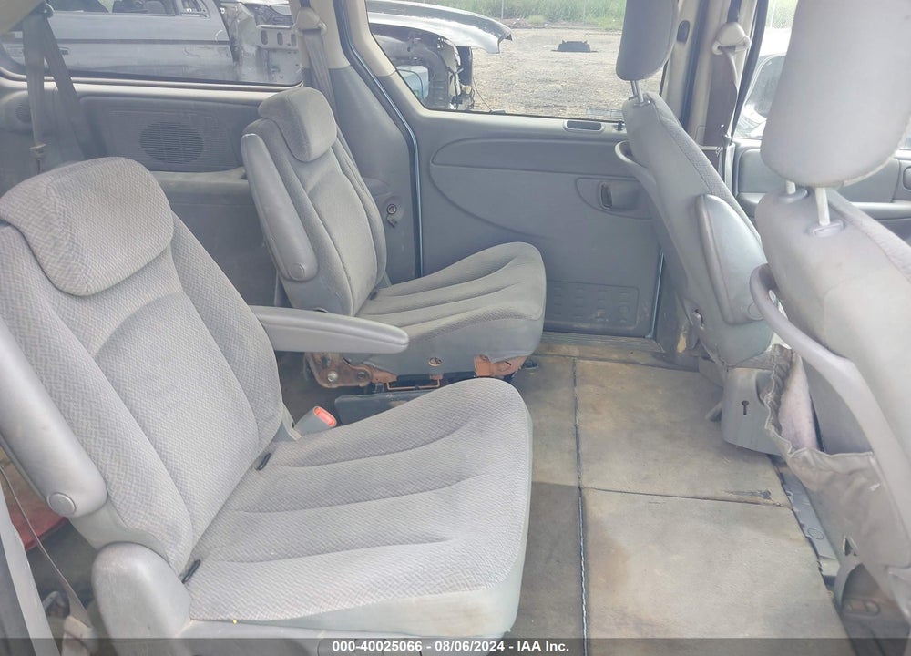 2005 DODGE GRAND CARAVAN SE VIN: 2D4GP24R85R379389
