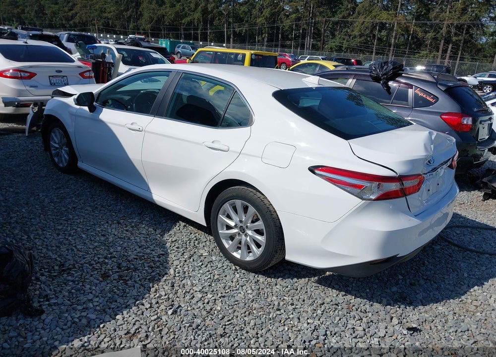 2020 TOYOTA CAMRY LE VIN: 4T1C11AK2LU950532