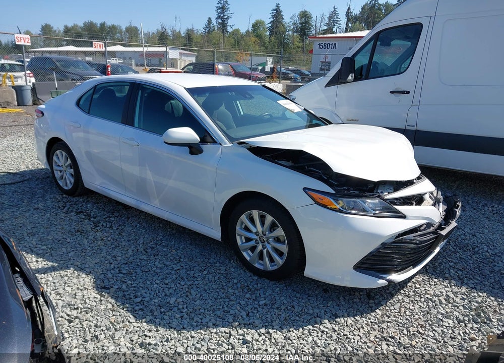 2020 TOYOTA CAMRY LE VIN: 4T1C11AK2LU950532
