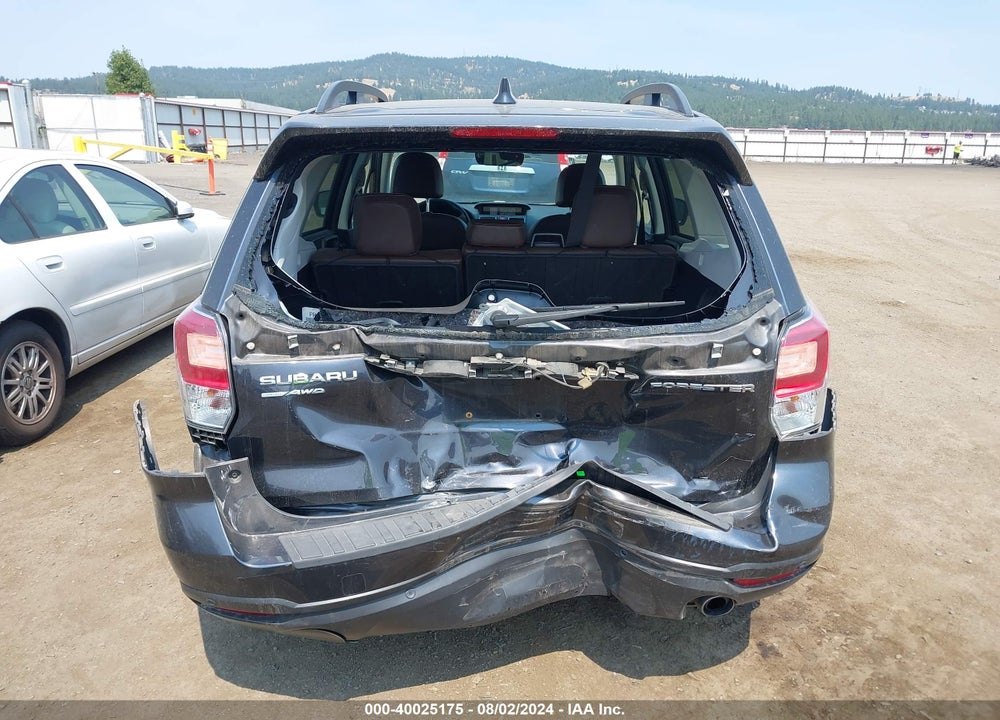 2018 SUBARU FORESTER 2.5I TOURING VIN: JF2SJAWCXJH494921