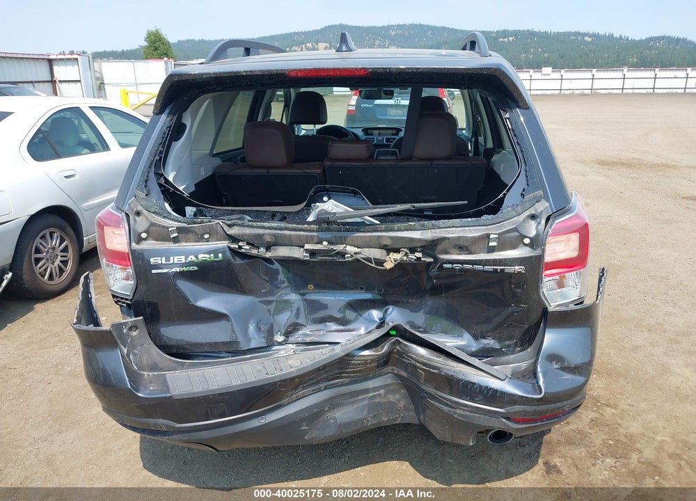 2018 SUBARU FORESTER 2.5I TOURING VIN: JF2SJAWCXJH494921