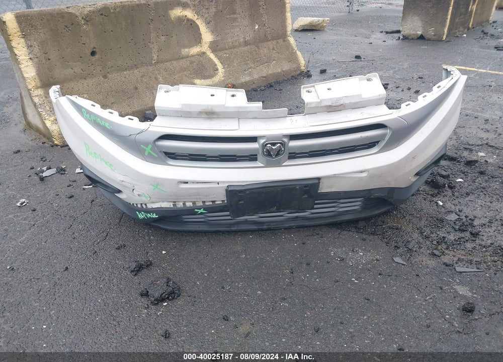 2015 RAM PROMASTER CITY TRADESMAN SLT VIN: ZFBERFBT8F6193139