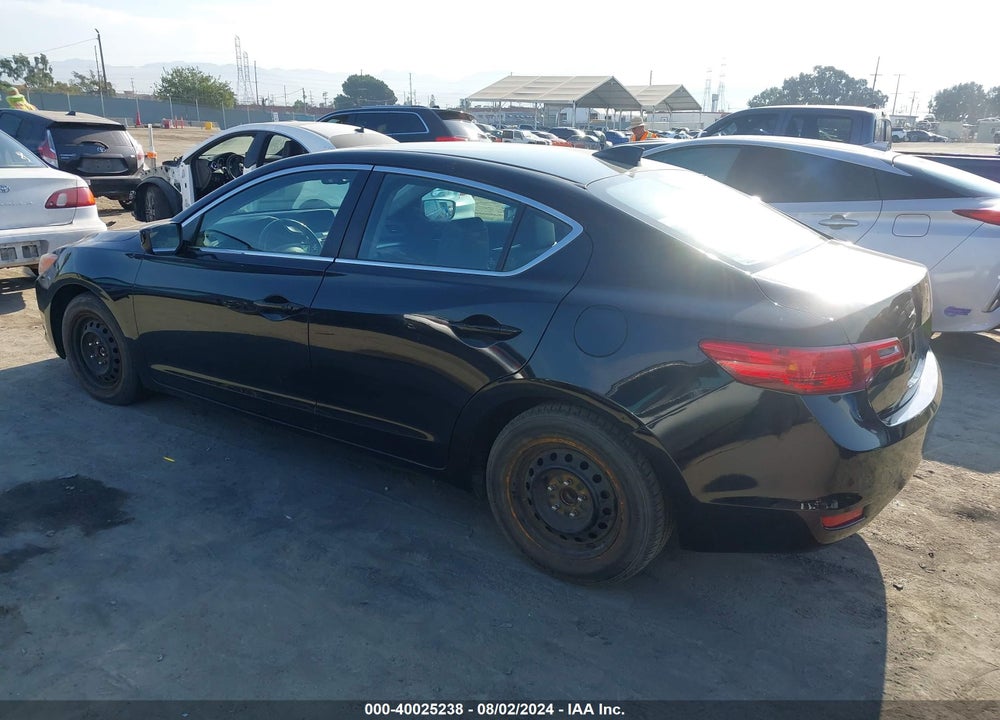 2013 ACURA ILX 2.0L VIN: 19VDE1F7XDE004527