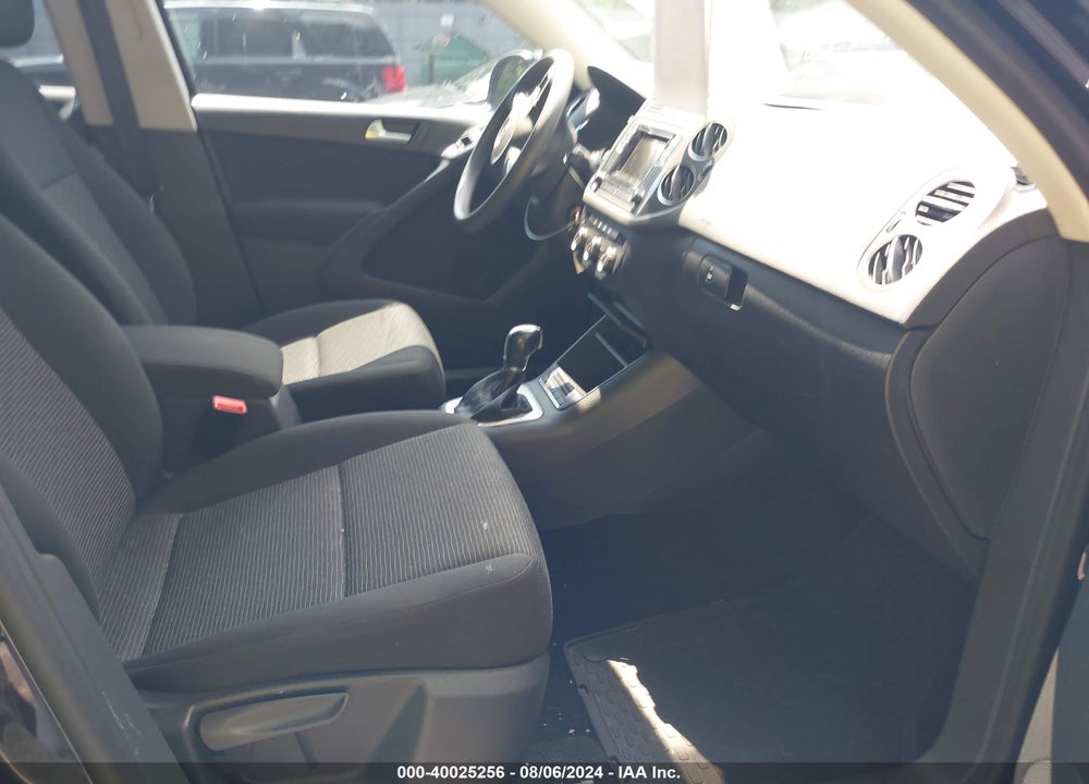 2017 VOLKSWAGEN TIGUAN 2.0T/2.0T S VIN: WVGAV7AX2HK046094