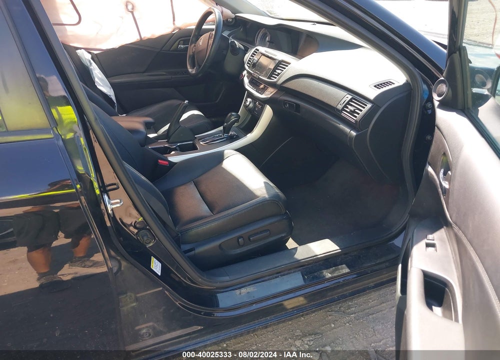 2015 HONDA ACCORD VIN: 1HGCR2F80FA048713