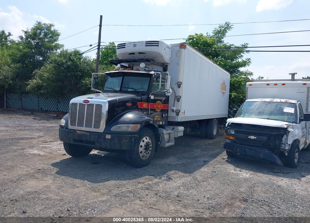2008 PETERBILT 335 VIN: 2NPLHM7X58M754762