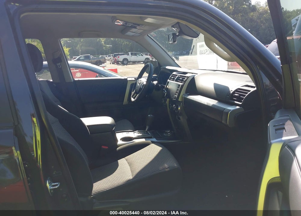 2024 TOYOTA 4RUNNER SR5 VIN: JTEMU5JR6R6239784