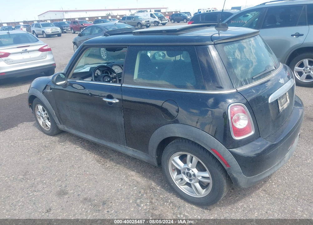 2013 MINI HARDTOP COOPER VIN: WMWSU3C50DT685852