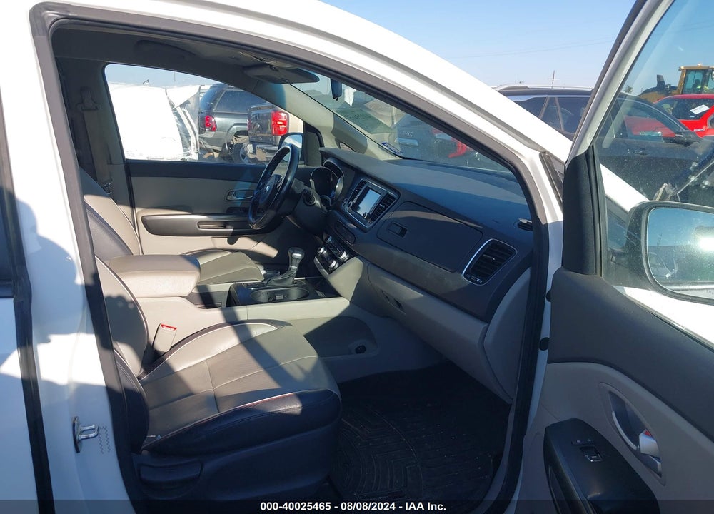 2018 KIA SEDONA LX VIN: KNDMB5C13J6381905