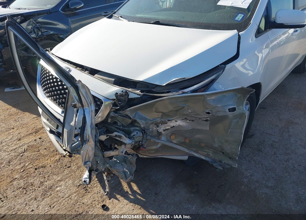 2018 KIA SEDONA LX VIN: KNDMB5C13J6381905