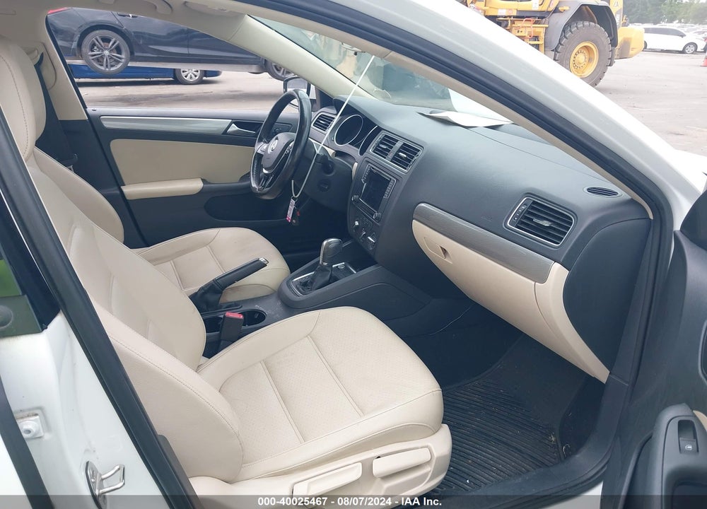 2017 VOLKSWAGEN JETTA 1.4T SE VIN: 3VWDB7AJ0HM230980