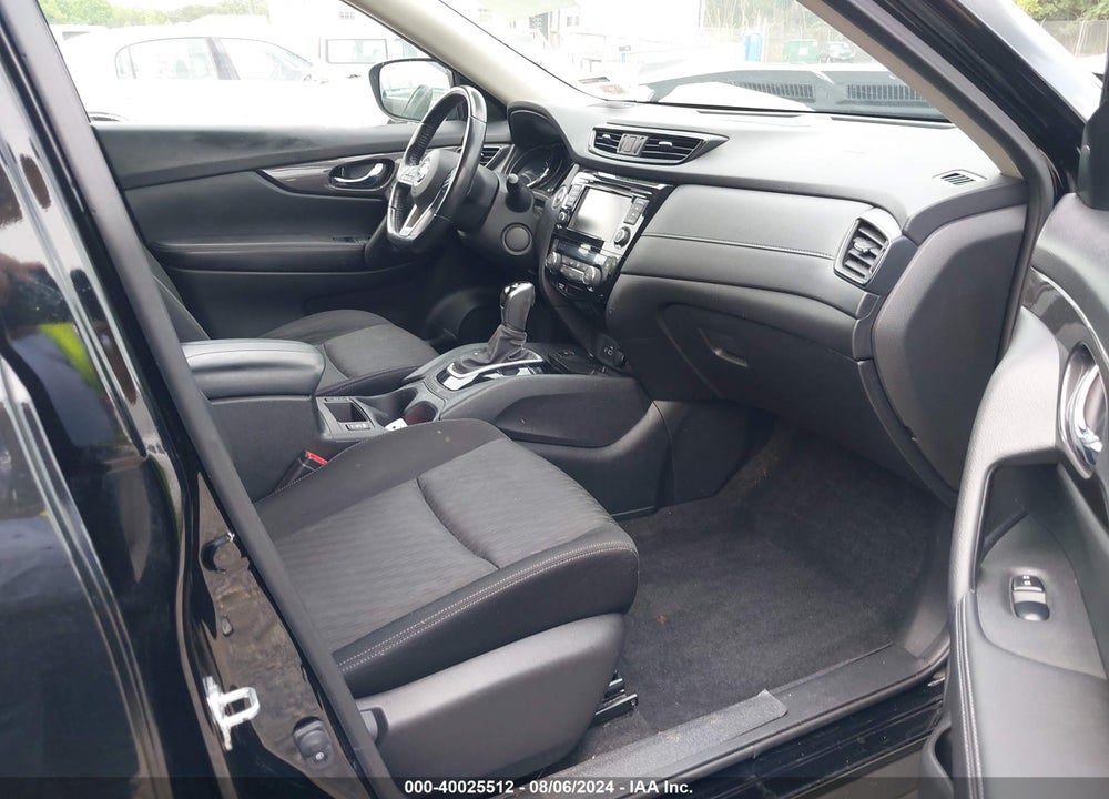 2019 NISSAN ROGUE SV VIN: JN8AT2MV6KW396677