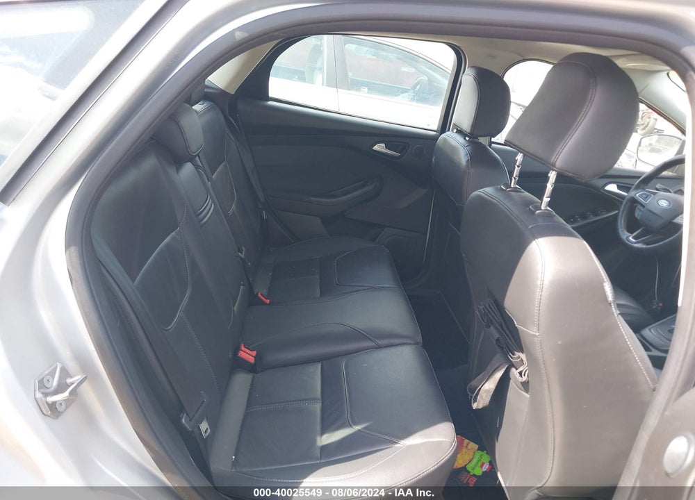 2016 FORD FOCUS SE VIN: 1FADP3K27GL212454