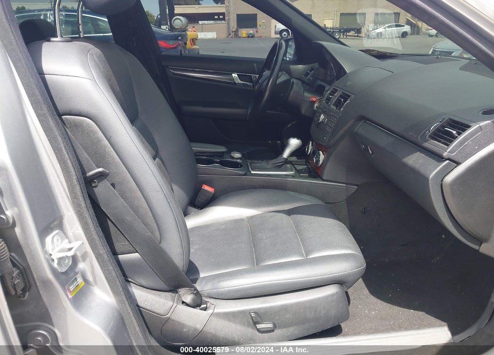 2010 MERCEDES-BENZ C 300 LUXURY 4MATIC/SPORT 4MATIC VIN: WDDGF8BB1AR126297