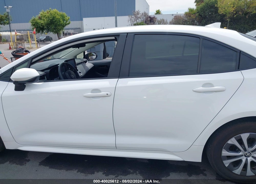 2022 TOYOTA COROLLA HYBRID LE VIN: JTDEAMDE7N3009588