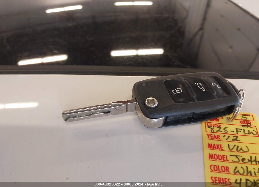 2012 VOLKSWAGEN JETTA 2.5L SE VIN: 3VWDP7AJ3CM316231