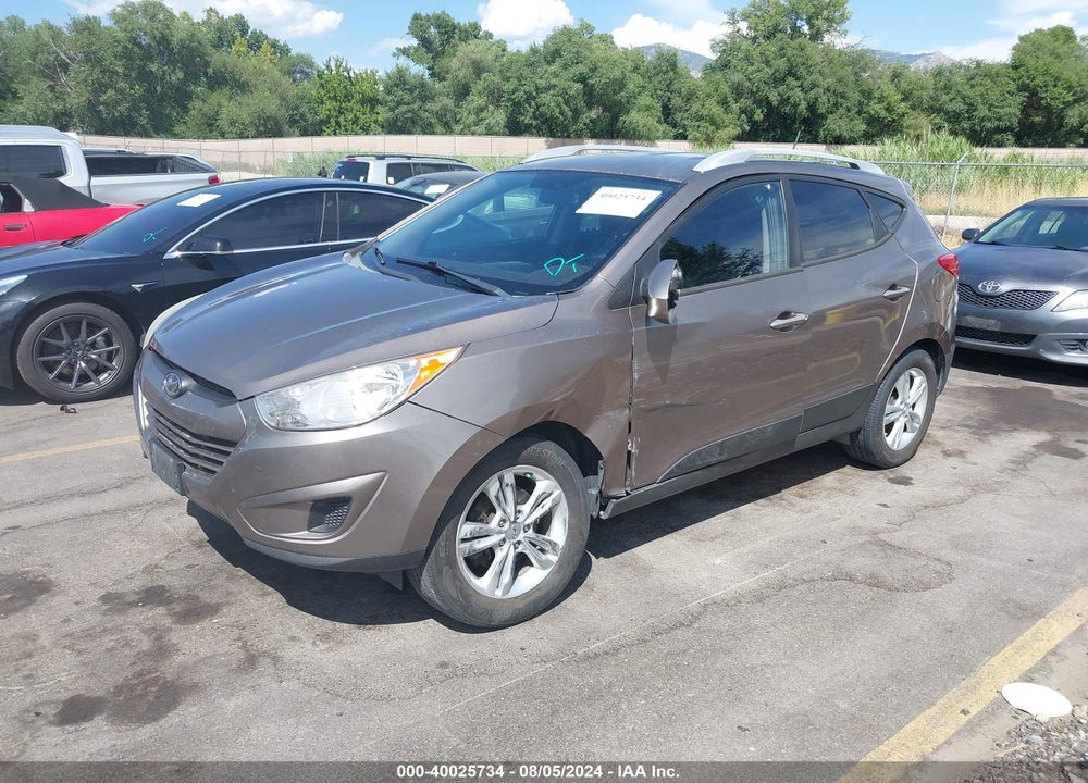 2010 HYUNDAI TUCSON GLS VIN: KM8JUCAC5AU096927