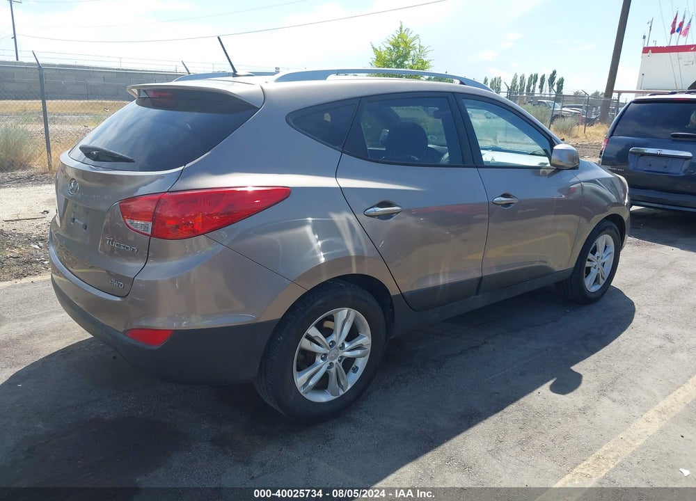 2010 HYUNDAI TUCSON GLS VIN: KM8JUCAC5AU096927