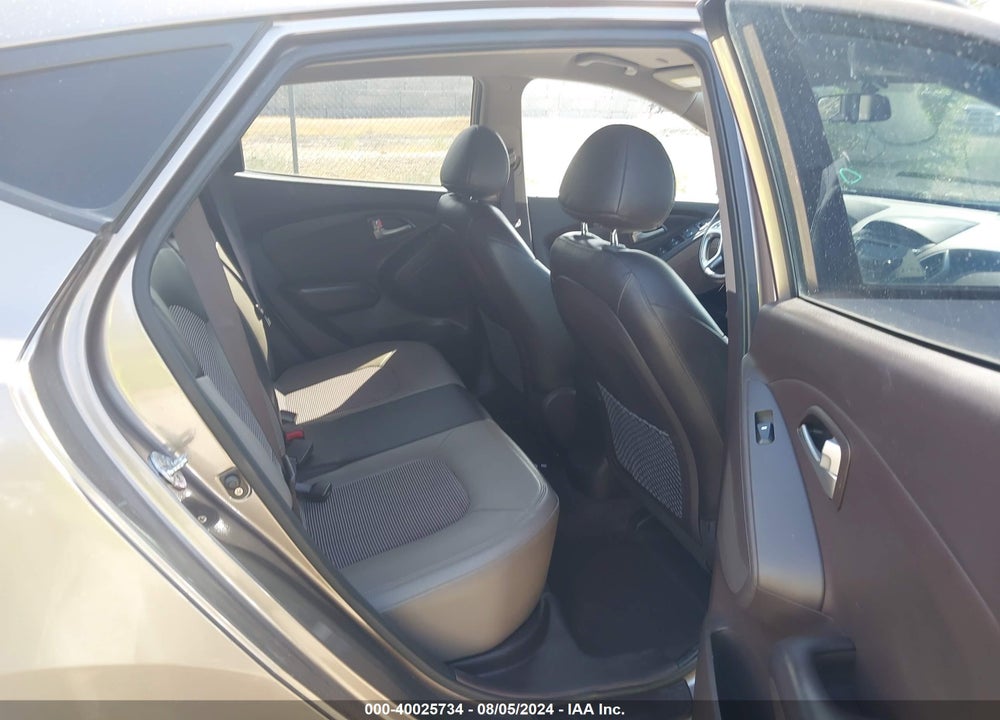 2010 HYUNDAI TUCSON GLS VIN: KM8JUCAC5AU096927