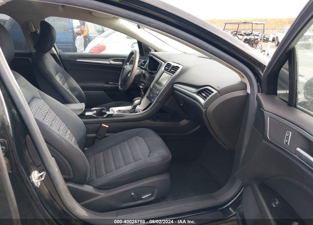 2016 FORD FUSION SE VIN: 3FA6P0HD3GR215692
