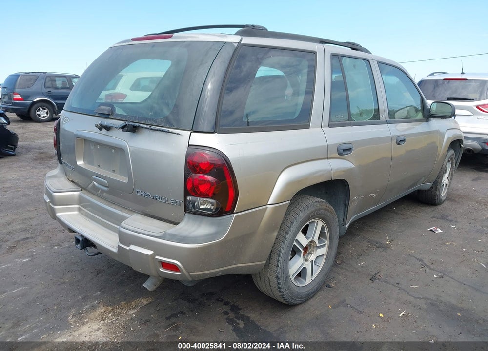 2002 CHEVROLET TRAILBLAZER LS VIN: 1GNDS13S222321986