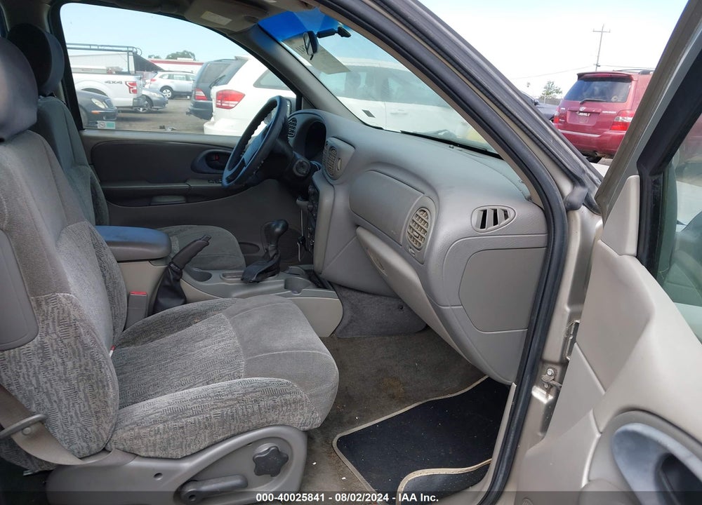 2002 CHEVROLET TRAILBLAZER LS VIN: 1GNDS13S222321986